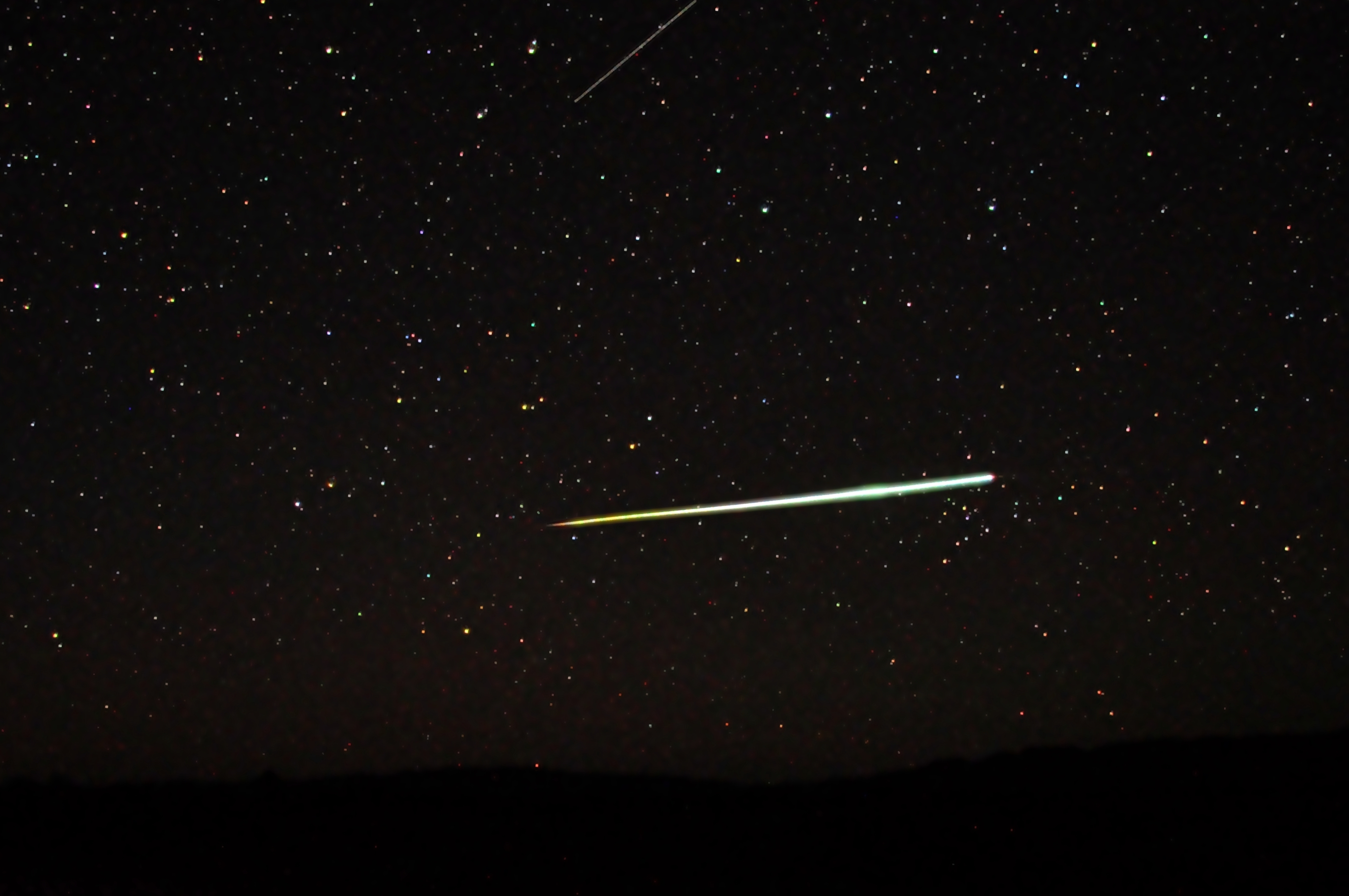 This bolide appeared over the Flinders Ranges, in the South Australian desert on the evening of the 24th April 2011.
